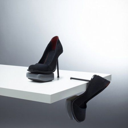 Футуристична мода: вакуумна взуття від Павли Подседніковой