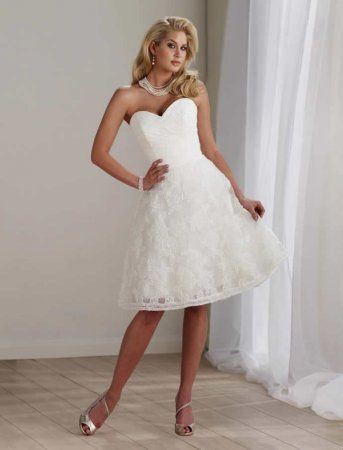 Коротке весільне плаття - стильний наряд нареченої