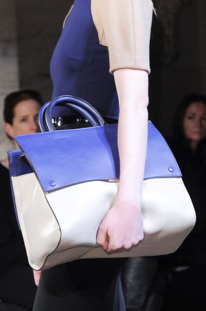 Модні сумки восени 2013. Короткий огляд новинок: саквояжі, сумки типу «мішок», «муфта», «тоте», моделі з хутра