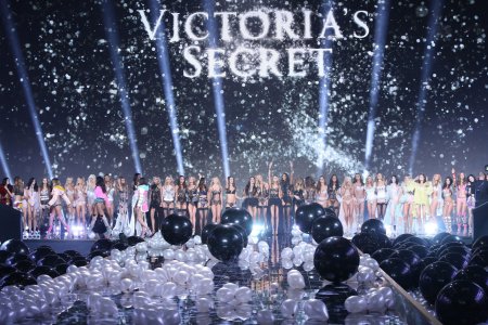 Шоу-показ Victoria's Secret 2014-2015
