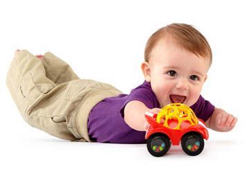 Перші іграшки малюка (від 0 до 12 місяців)