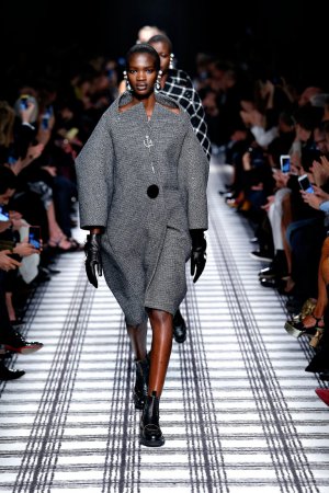 Тиждень моди в Парижі. Колекція Balenciaga осінь-зима 2015-2016